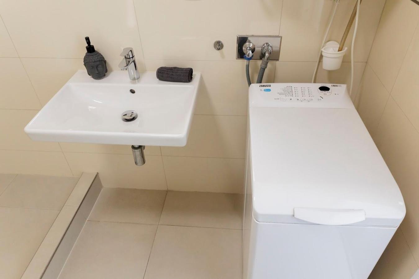Boutique Flat In Old Town Apartment บราติสลาวา ภายนอก รูปภาพ