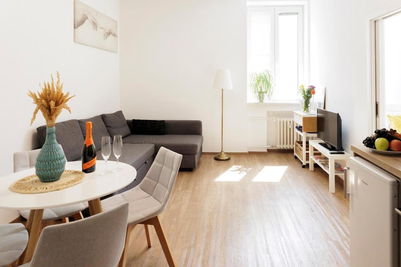 Boutique Flat In Old Town Apartment บราติสลาวา ภายนอก รูปภาพ